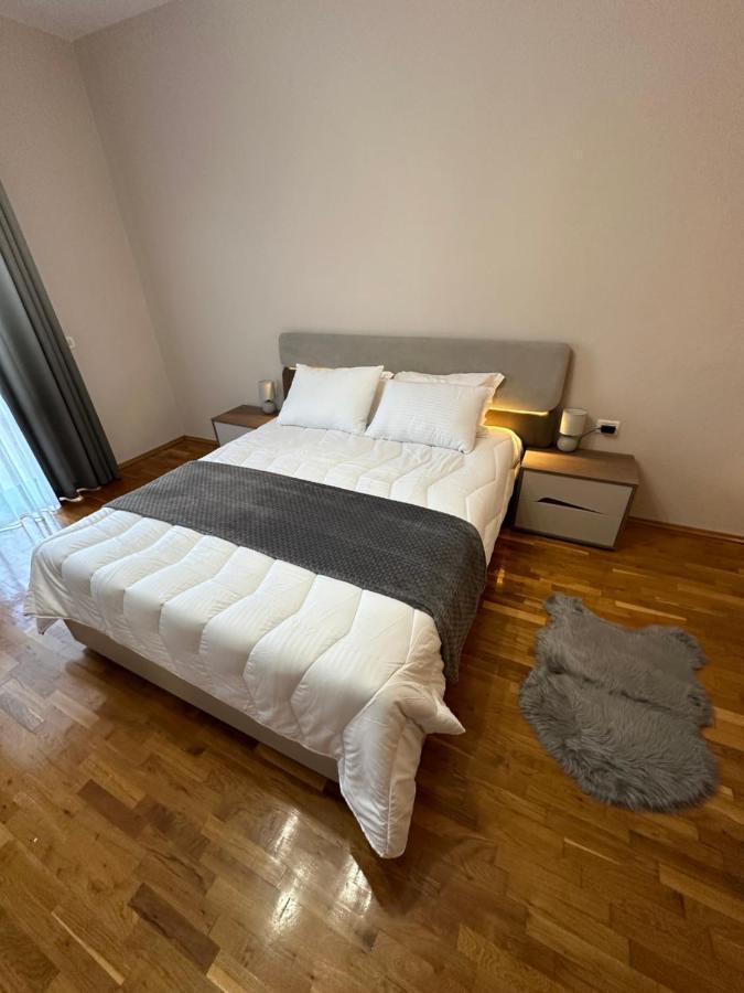 Villa Malo Guesthouse Korce Exterior foto