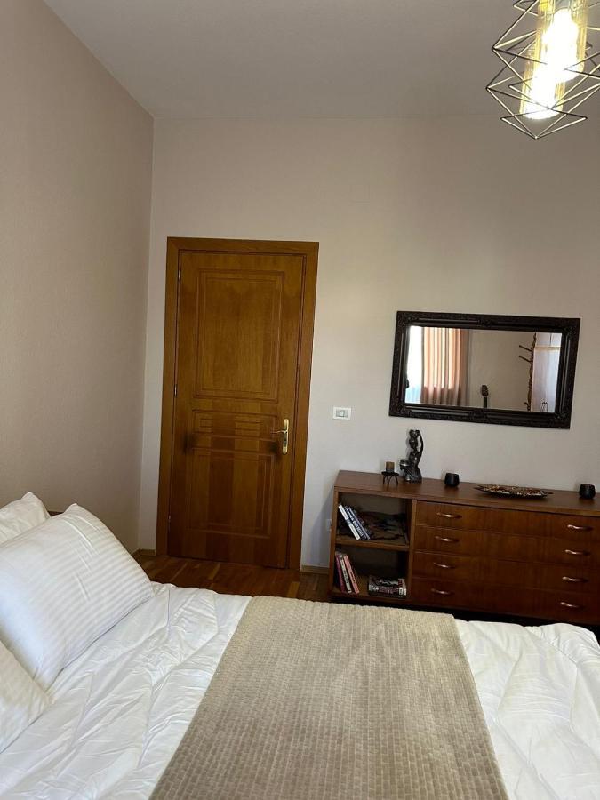 Villa Malo Guesthouse Korce Exterior foto